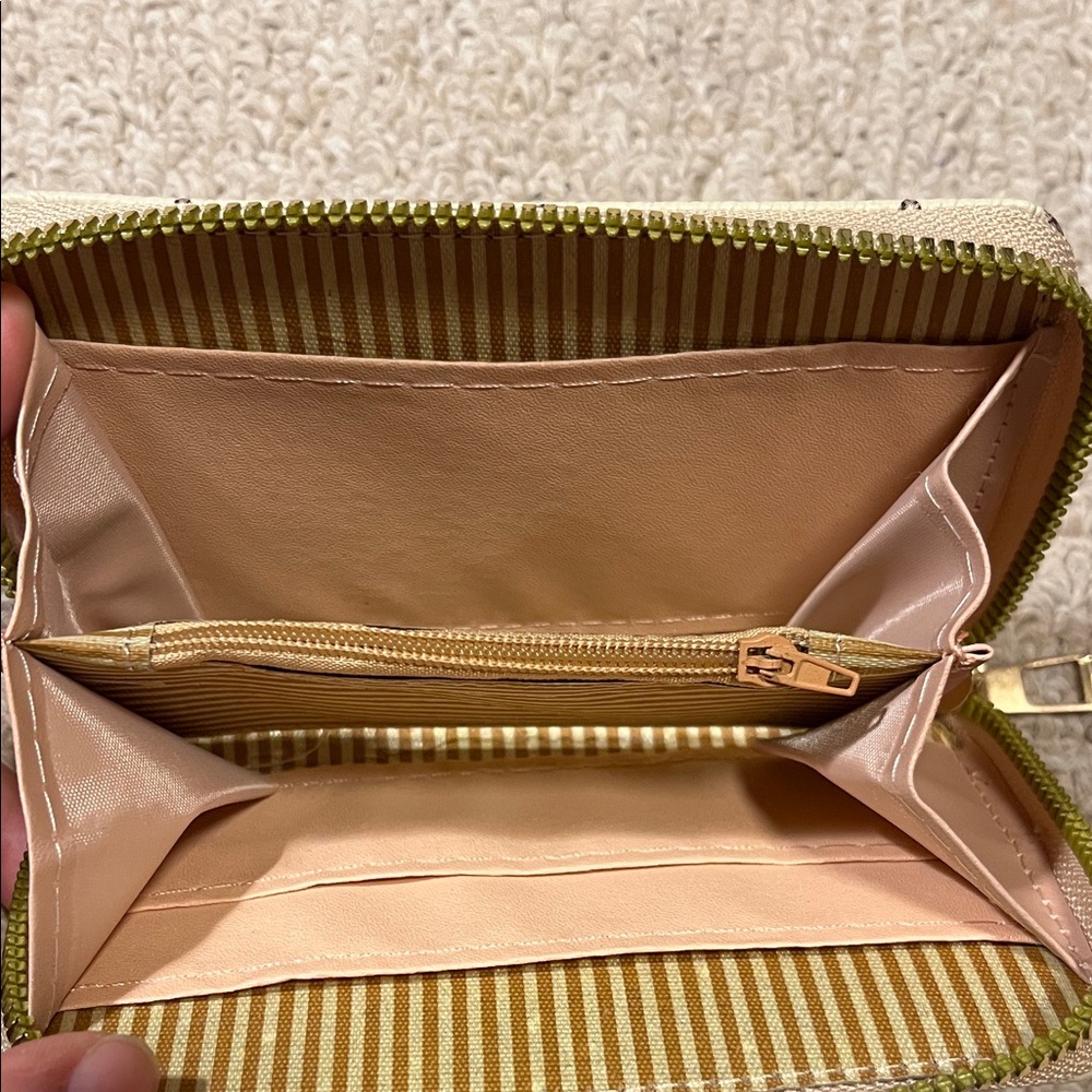 Chic Cream Patterned Wallet - Picture 2 of 4